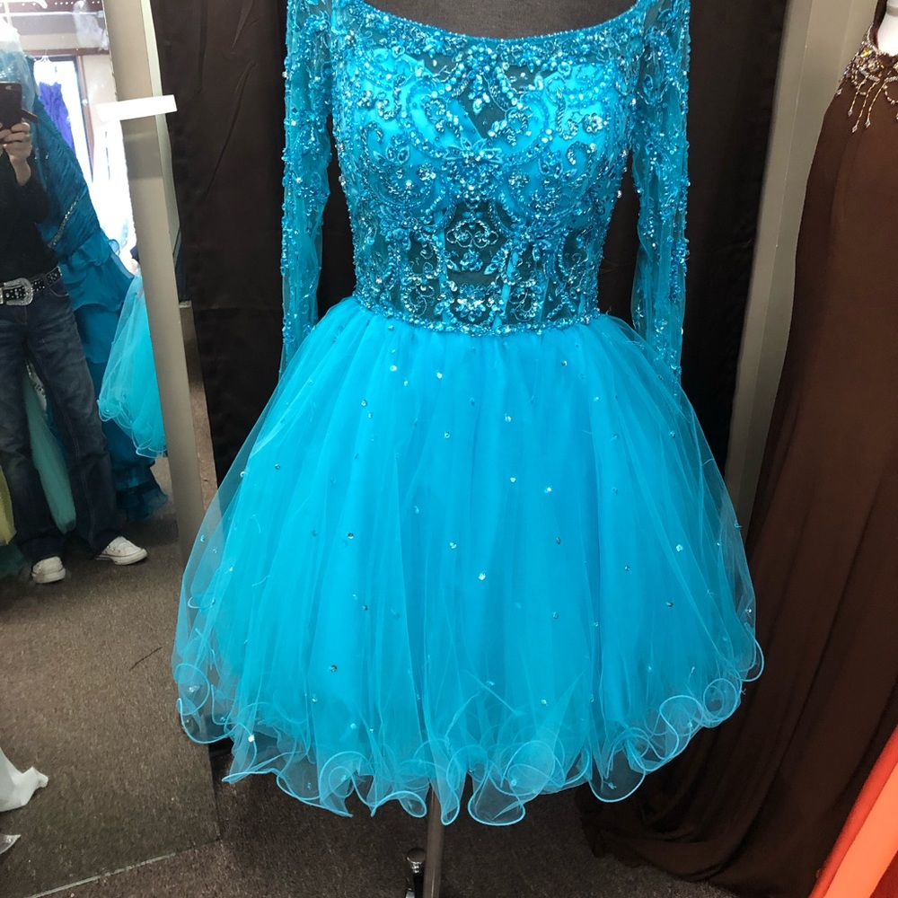 More lee Short Formal Dress Size 10 Turquoise